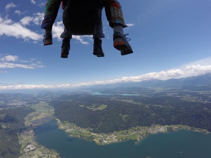 Villach/Ossiachersee: Paragliding "Action" Tandemflug - Takeoff and first air moments: what your pilot will handle