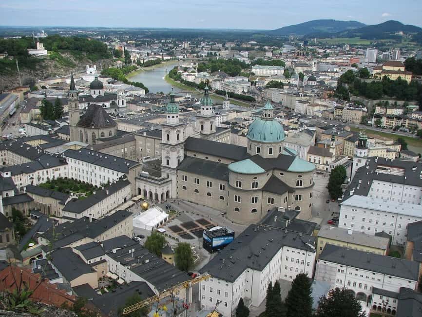 Wachau, Melk Abbey & Salzburg (Sound of Music & UNESCO) - Salzburg: Mozart places, Mirabell Gardens, and Sound of Music filming stops