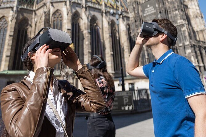Walking Tours for Time Travelers - Audio Guide + VR: How to Get the Most Out of the Experience