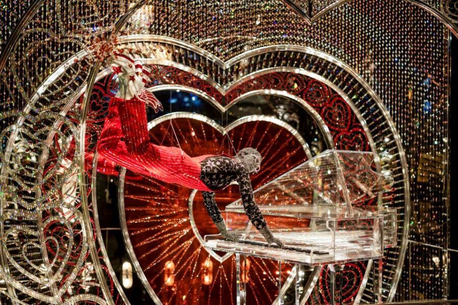 Wattens: Swarovski Crystal Worlds Entrance Ticket - Getting there from Innsbruck and moving around