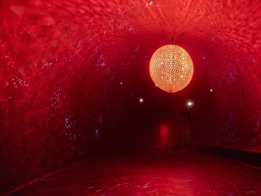 Wattens: Swarovski Crystal Worlds Entrance Ticket - Gardens of The Giant: where the museum turns outdoors