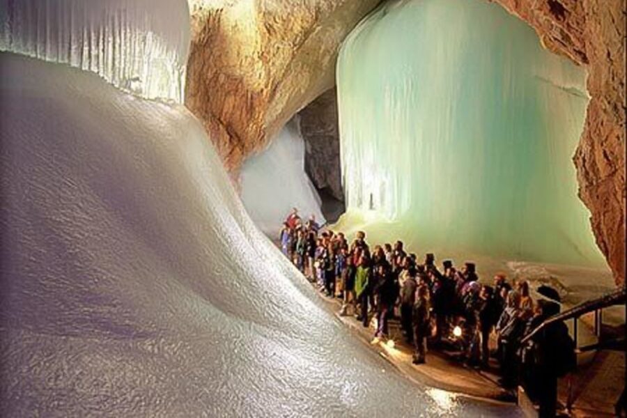 Werfen Ice Caves Private Tour - From Salzburg area to the gondola: walking time you can actually plan for
