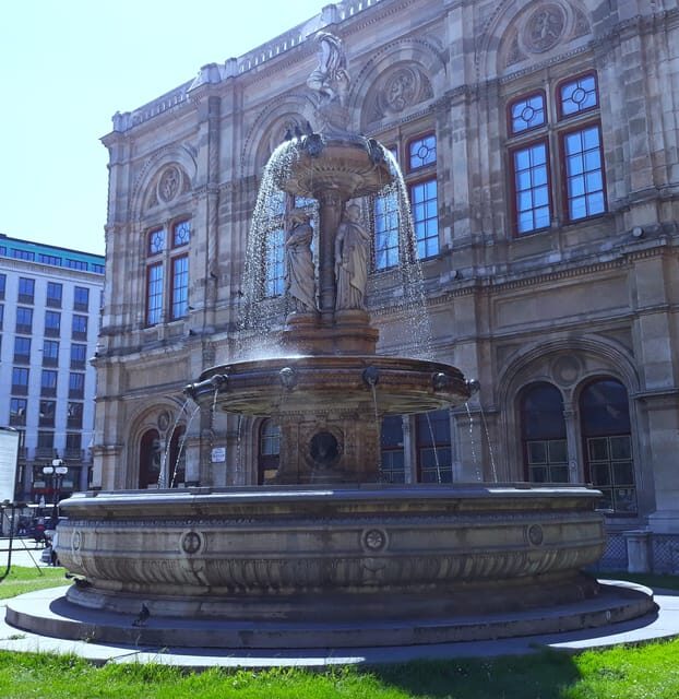Wien: Tours with locals by public transport & walking - Who should book this tour (and who might not)