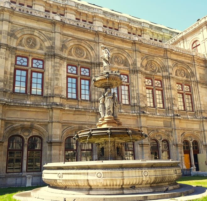 Wien: Tours with locals by public transport & walking - Hundertwasserhaus and the Spittelau-to-ecology storyline