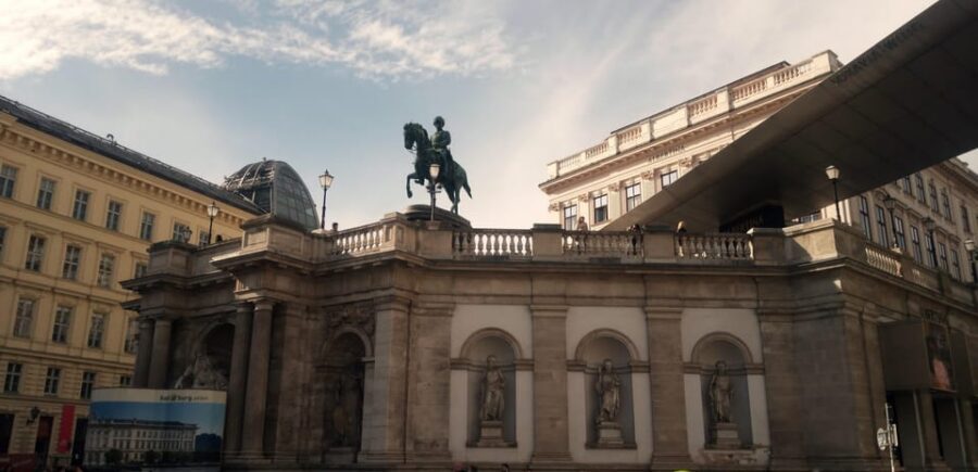Wien: Tours with locals by public transport & walking - Ringstraße and Hofburg: imperial scale, explained in motion
