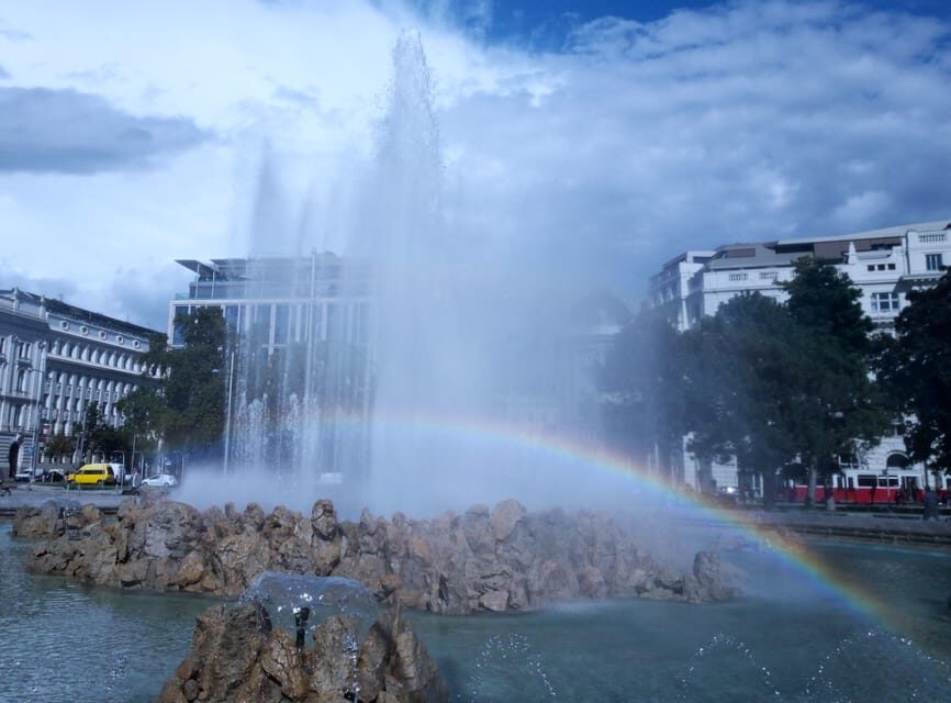 Wien: Tours with locals by public transport & walking - Schönbrunn: ending with a big finish and easier next steps
