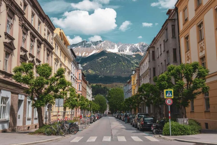 Winter Magic of Innsbruck: Christmas Spirit & Alpine Views - What the guide quality really means in practice